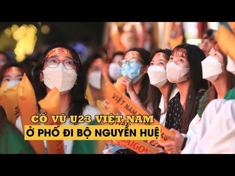 Video Xem bóng đá ở phố đi bộ Nguyễn Huệ: 