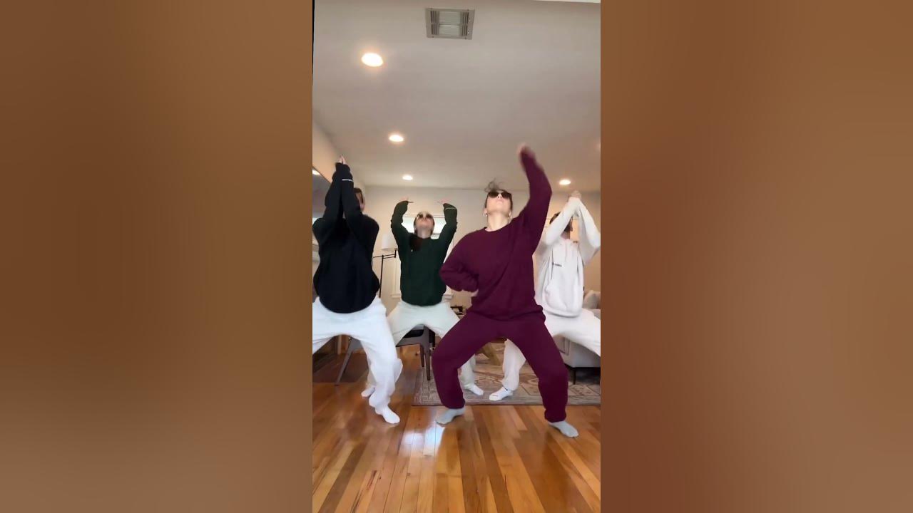 This is a crew…. ya can’t touch. @brookieandjessie #choreography #dance