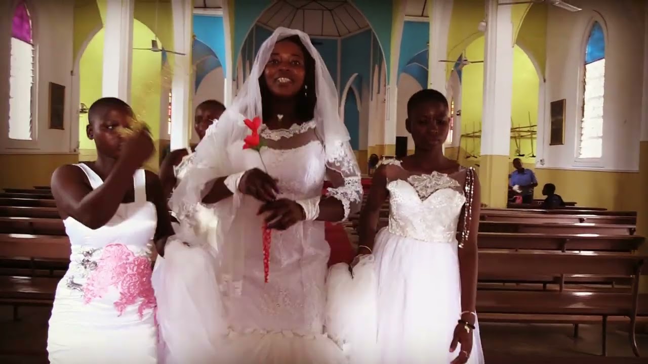 CHRISTINE LA LOUANGE: A MON MI DINNIN 