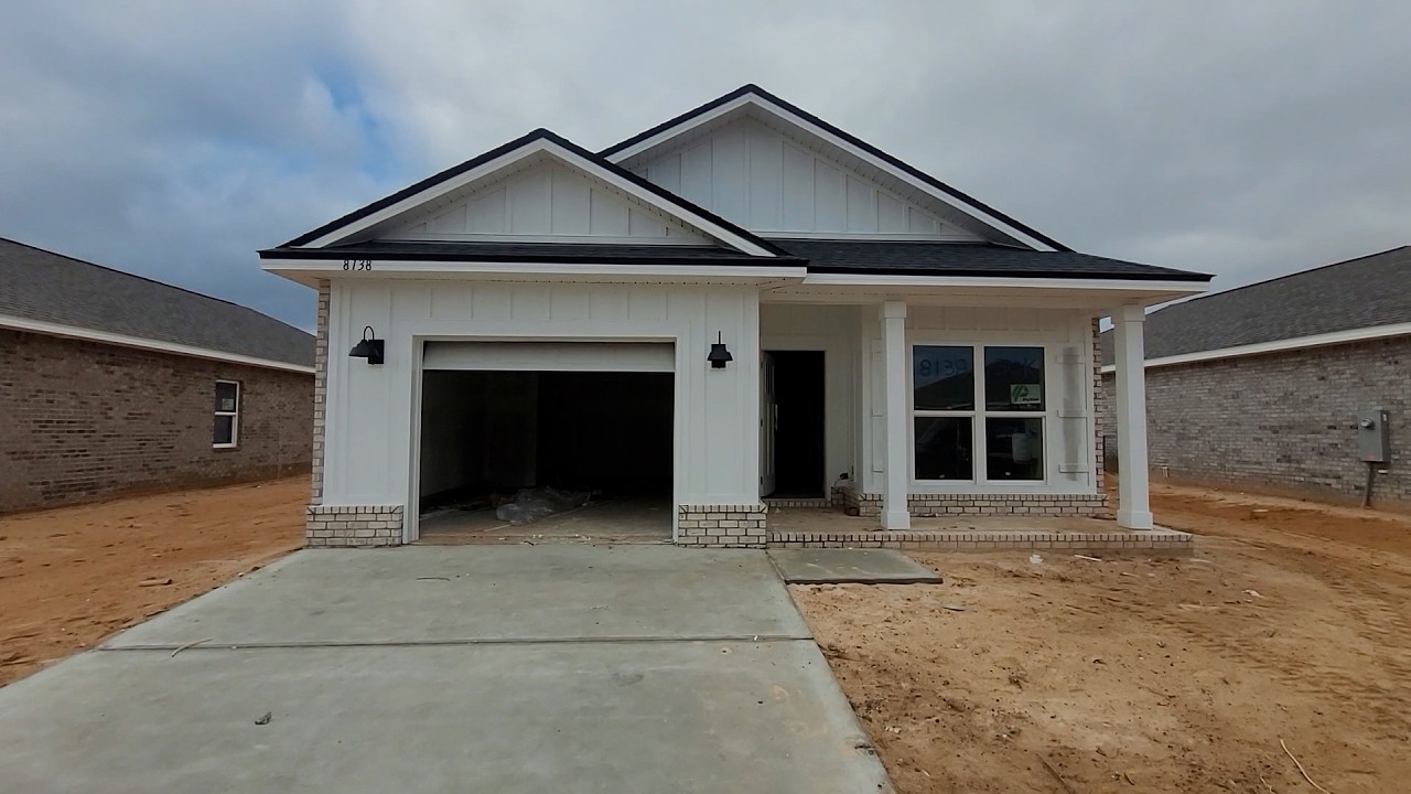 Meet The Julia Floorplan - 3 bed / 2 bath / ~1450sf of Luxury Living | DR Horton Pensacola