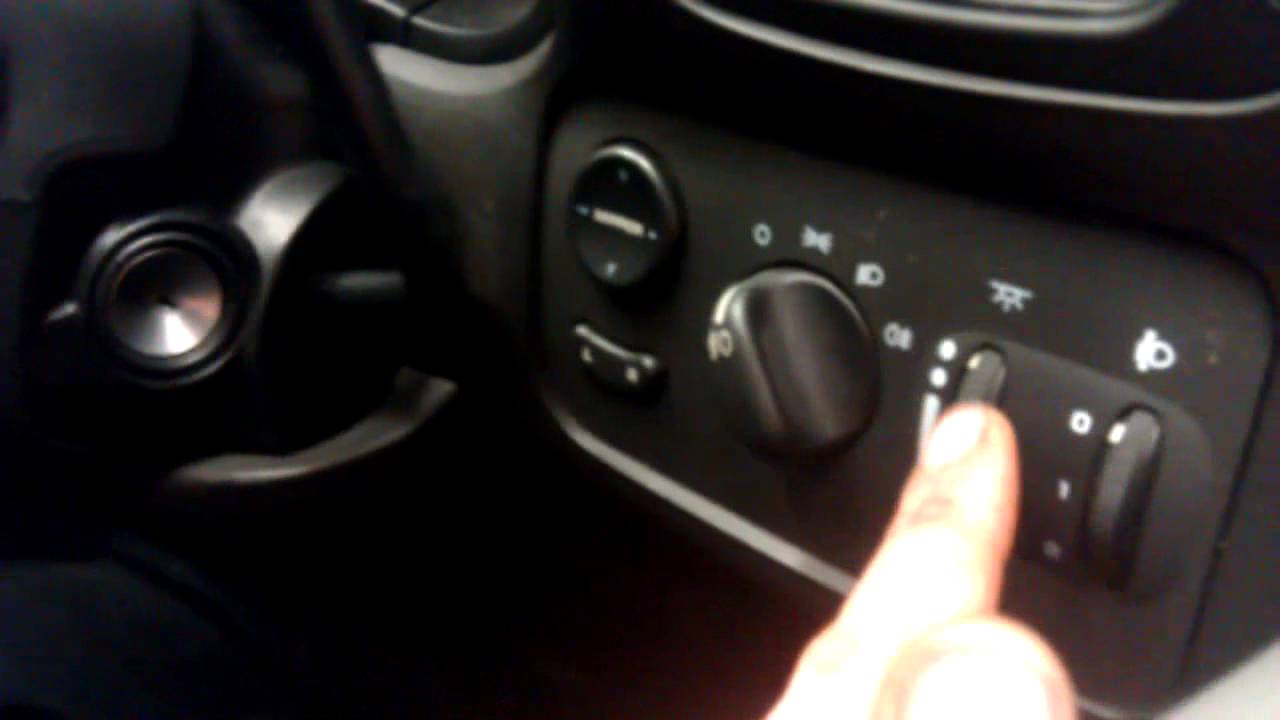 Chrysler Grand Voyager Key Out Ping Bong Problem Fault Interior Lights Staying On Wont Turn Off Key - Youtube
