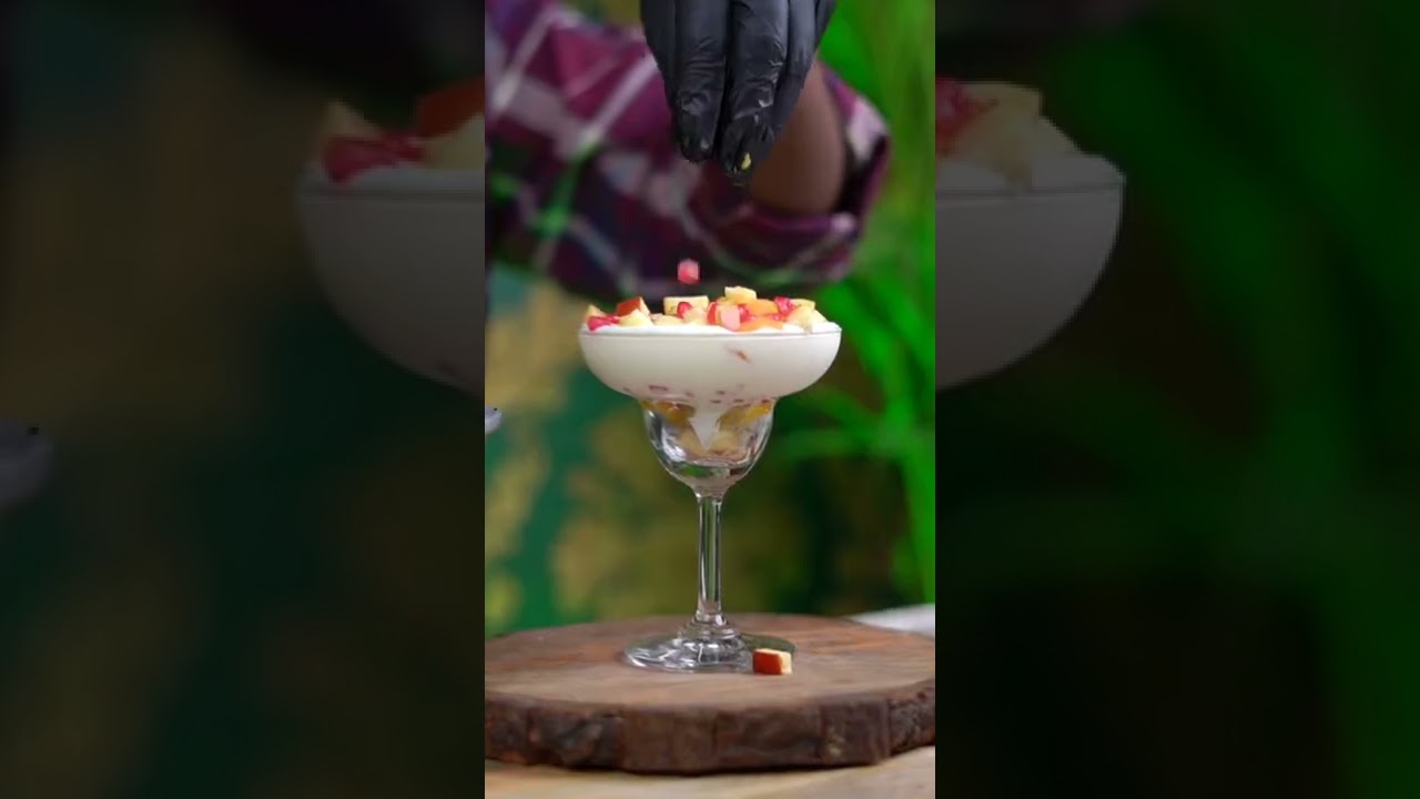 ice cream sundae | Quick dessert in ice-cream 