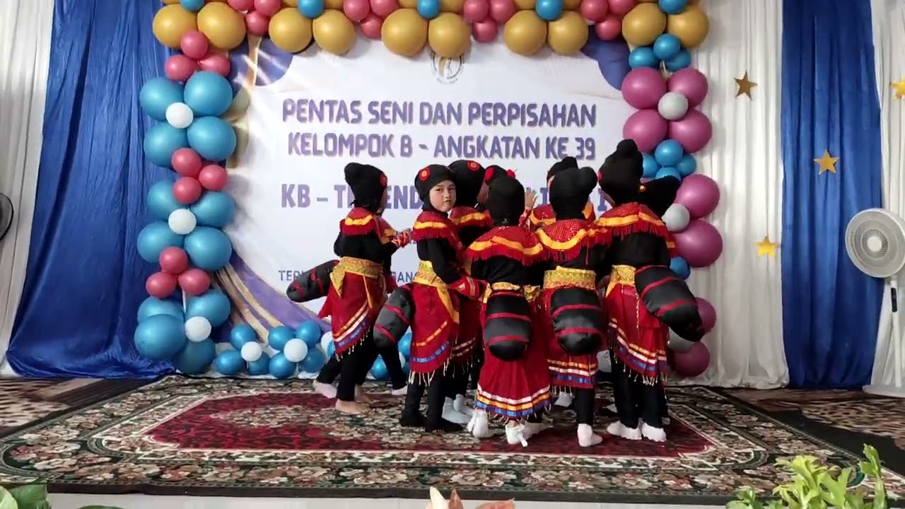 Tari Semut.. Pentas Seni 