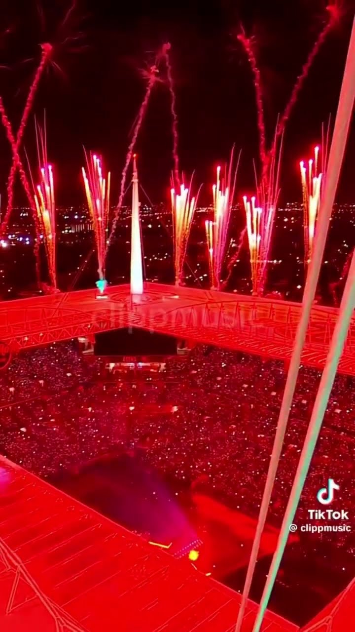 Shakira soltera  en vivo  #music #musica ￼￼