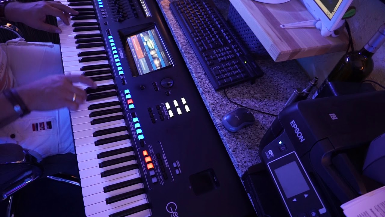 Andre Schurna Yamaha Genos Mix