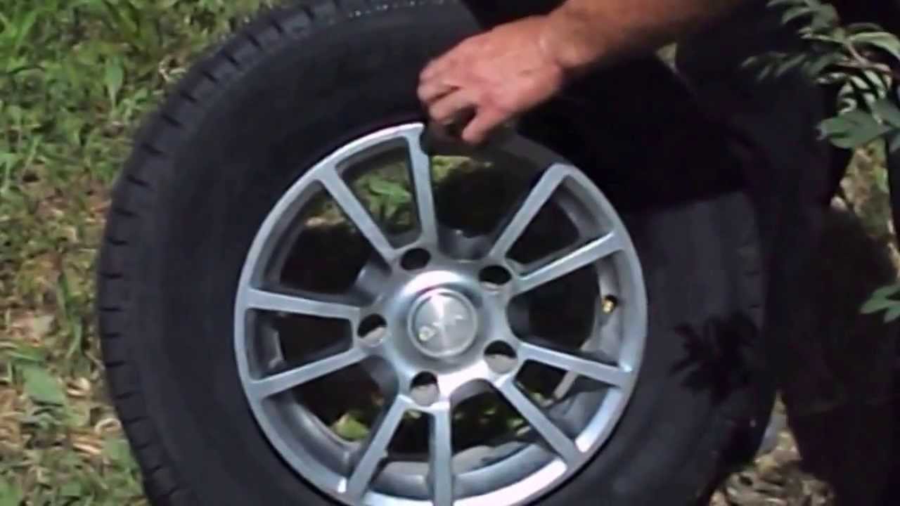 как накачать безкамерное колесо! - YouTube