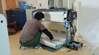 クロス屋がクロスに糊を付けるだけの動画。