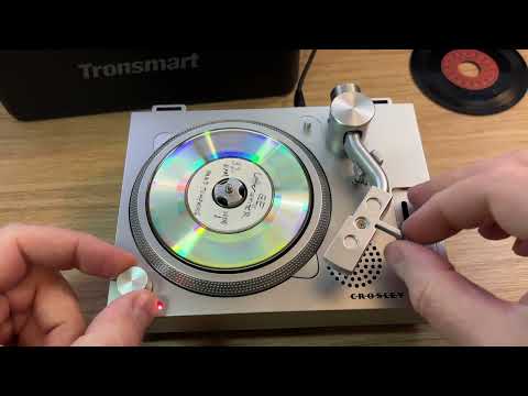 Is This Mini Turntable a Total Gimmick? Crosley RSD3 Teardown + 60s Flexi-Discs