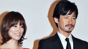 コメディ映画で倦怠期夫婦を演じた竹野内豊と水川あさみ、息もピッタリ／映画『大木家のたのしい旅行 新婚地獄篇』初日舞台挨拶