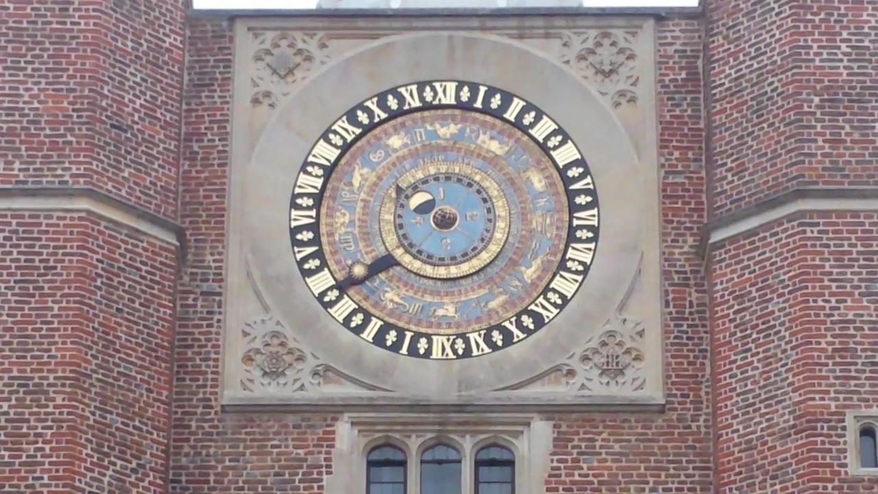 Clock Yard of Hampton Court Palace, Residence of English Kings YouTube