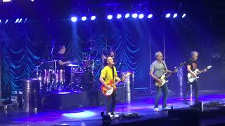 Video thumbnail of "Hombres G - Madrid (30/12/2022) - Dos Imanes"