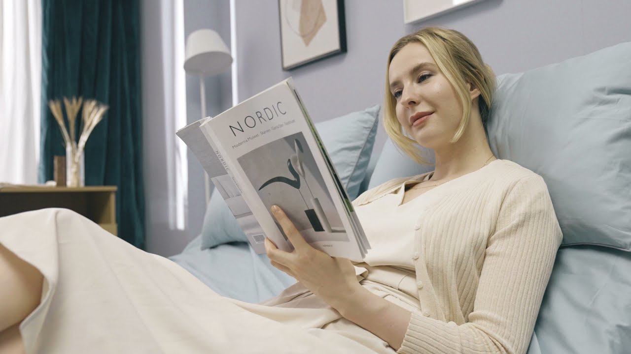 FlexiHome EB011 Adjustable Bed Frame Product Display Queen