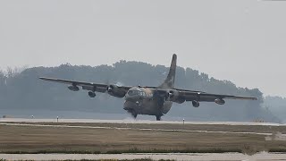 C-123K Thunder Pig Engine Failure On Landing At Eaa Oshkosh