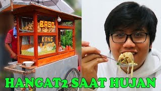 Makan Bakso Besar Aja Pas Lagi Hujan Sih Mantep...