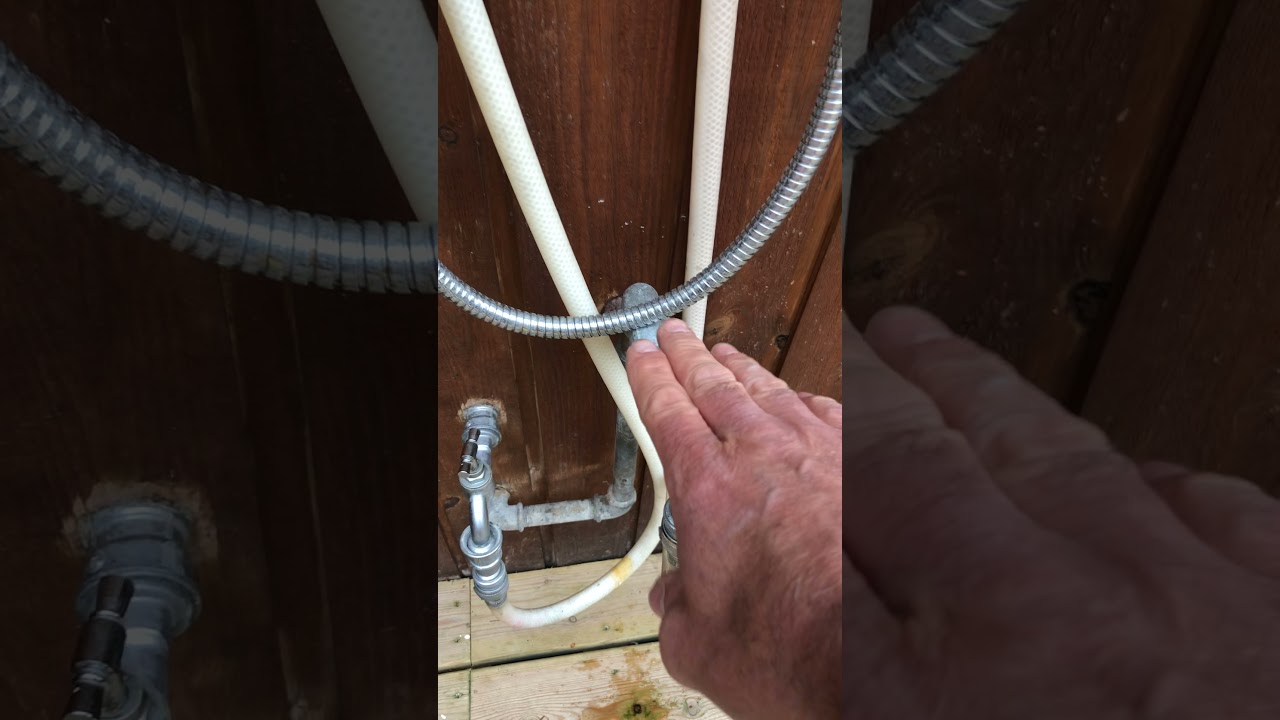 Udendørs bad / Outside shower