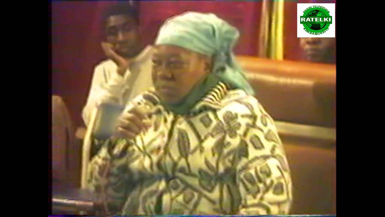 SOUVENIR ET HOMMAGE A MAMAN PAULINE NSALULU