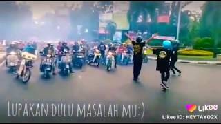 Joget di jalan raya