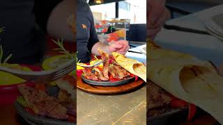 Enfes Bir Lezzet, Queen Medusa Ile Karşında Etli Fajita