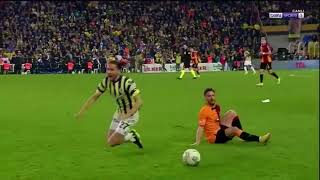 Dün Oynanan Fenerbahçe-Galatasaray Derbisinde Cresponun Aldatıcı Taklaları...