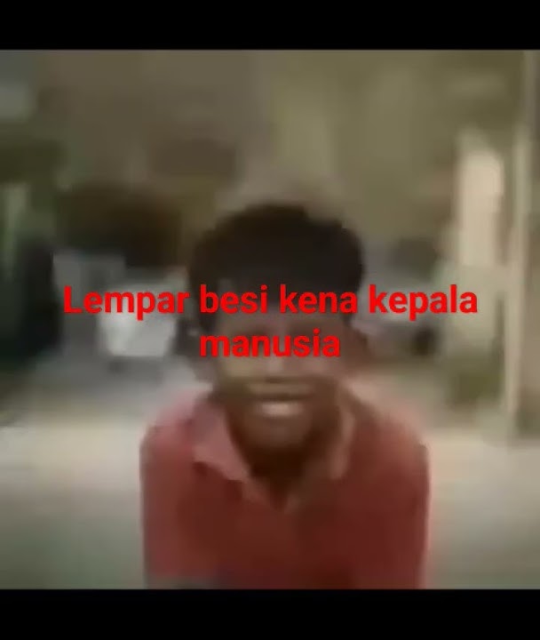 Lempar besi kena kepala manusia sampai pecah#lemparpisaukapakindonesia #lemparjumroh#meme