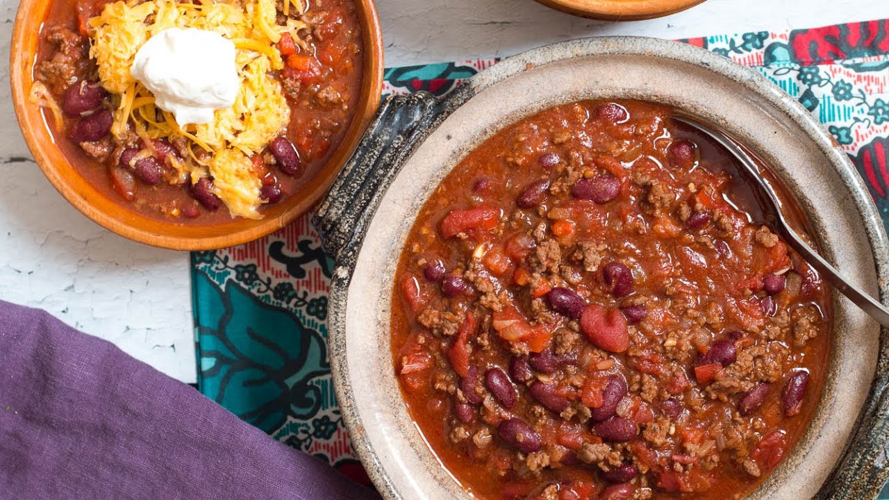 Easy, Simple, and Delicious Beef and Bean Chili Recipe - YouTube