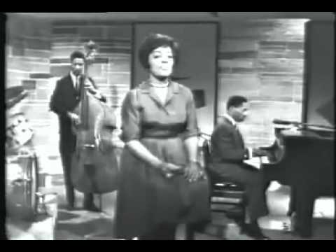 Carmen McRae - I'm Gonna Lock My Heart (And Throw Away the Key)