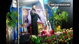 KH Asep Mubarok di Mesjid jami Riyadussolihin. Girijaya Nagrak.Sukabumi KH Asep Mubarok di Mesjid jami Riyadussolihin. Girijaya Nagrak.Sukabumi