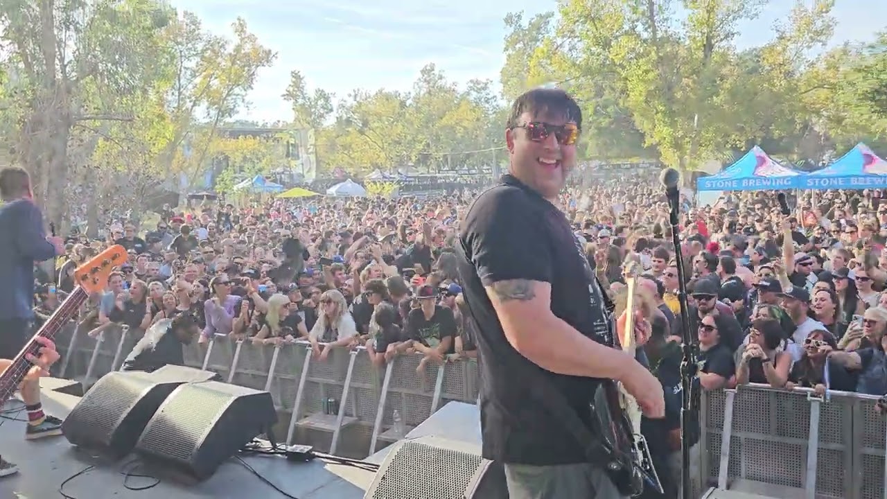 Guttermouth - Lipstick live at Punk in the Park Irvine 2023
