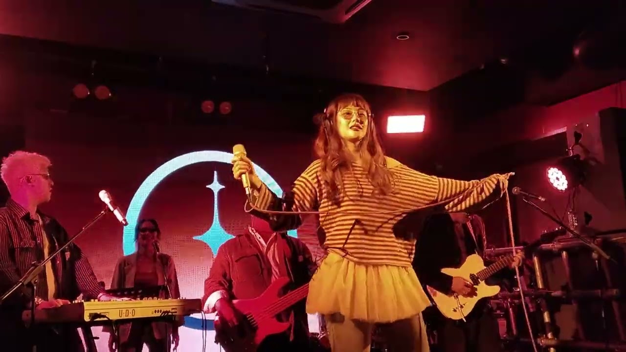 The Midnight Darlings - Di Bawah Langit Oranye @ IT'S MIDNIGHT, DARLING - THE ALBUM SHOWCASE