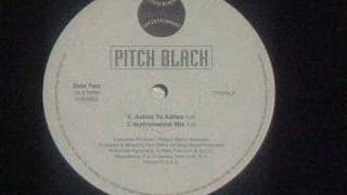 pitch black - hold me down Resimi