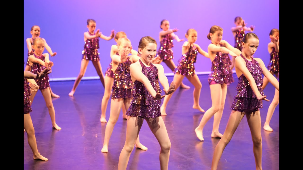 'Rubberneckin' performed by GDA 2023 - 2024 mini competition team