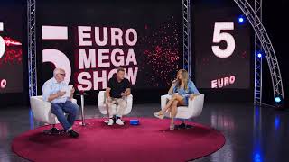 Diana Y Crossed Legs