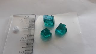 Siarczan Niklu-Amonu- Przekładanie Kryształów Do Nowych Pojemników