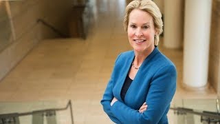 Frances Arnold accepting the Margaret Hutchinson Rousseau Award