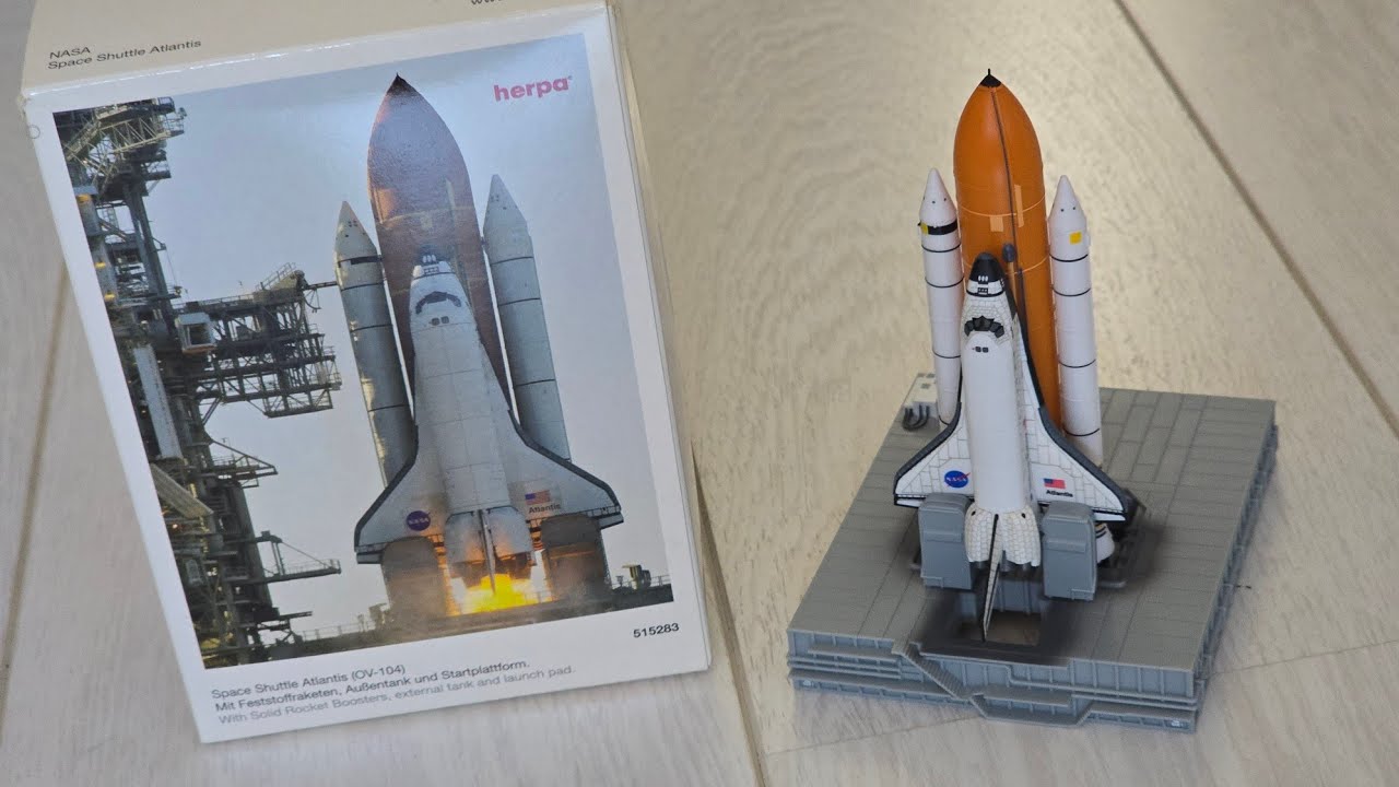 herpa スペースシャトルアトランティス 1/500 レア品 RARE SPACE SHUTTLE ATLANTIS MODEL WITH LAUNCH PLATFORM. HERPA 1