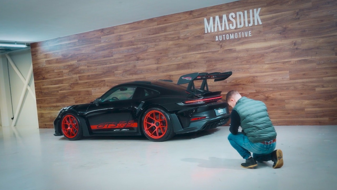 NIEUW BINNEN: 992 GT3 RS!! Kijk Een Dagje Mee Bij Maasdijk Automotive!