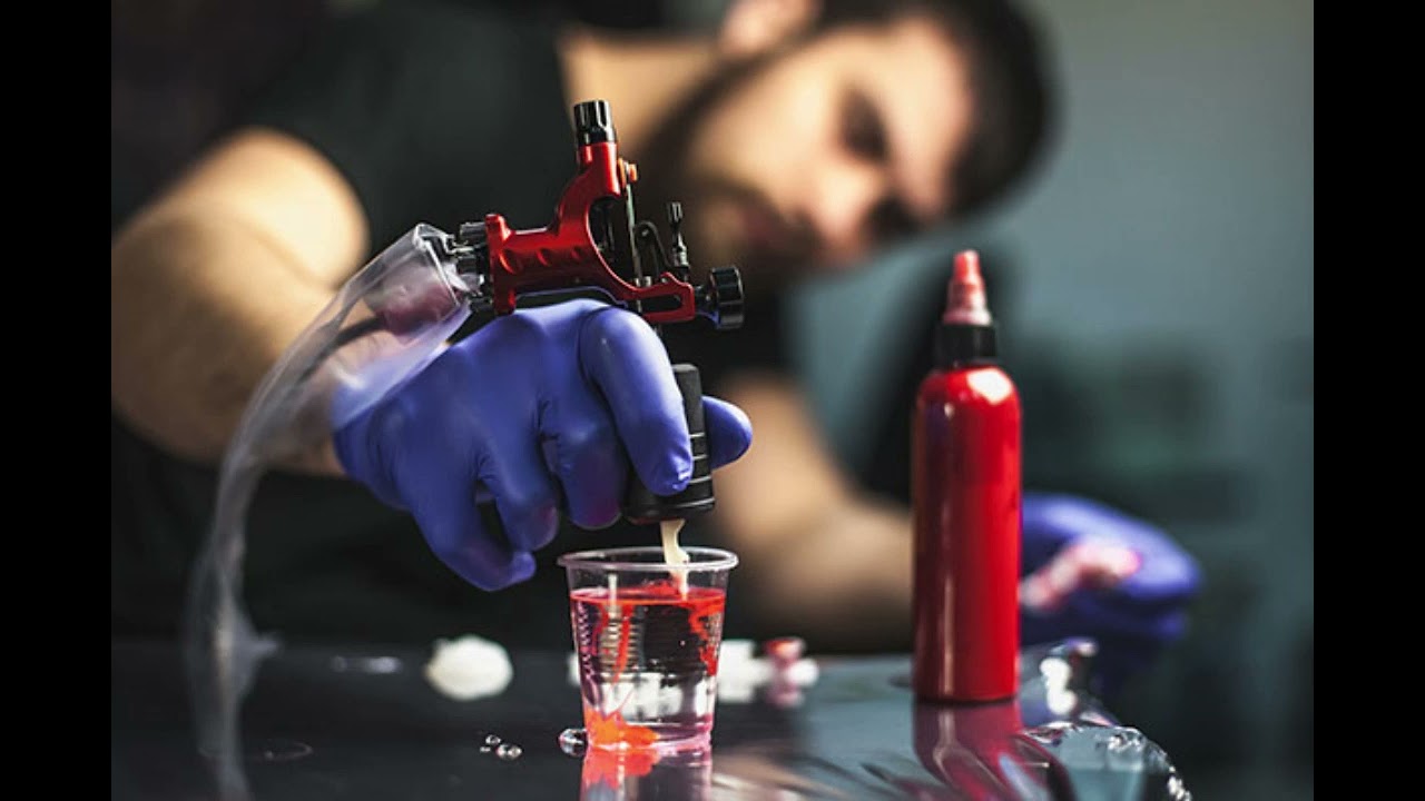 ASMR Roleplay Tatuador se fija en ti