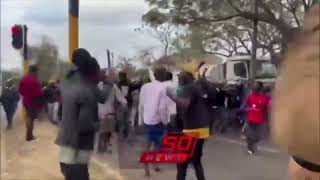 RAIA WA MALAWI WAINGIA MITAANI NA KUANZA KUSHAMBULIA RAIA WA AFRIKA KUSINI