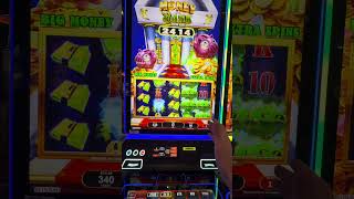 I Tried This Slot Machine Nobody Was Playing And This Happened