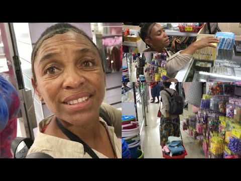 LADY SELLING WET WIPES IN THE STREETS GETS OVERWHELMING SUPPORT WITH HER SMALL BUSINESS