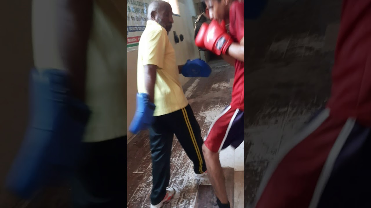 Noshad Fateh Boxing Tranning in Young Lyari Boxing Club