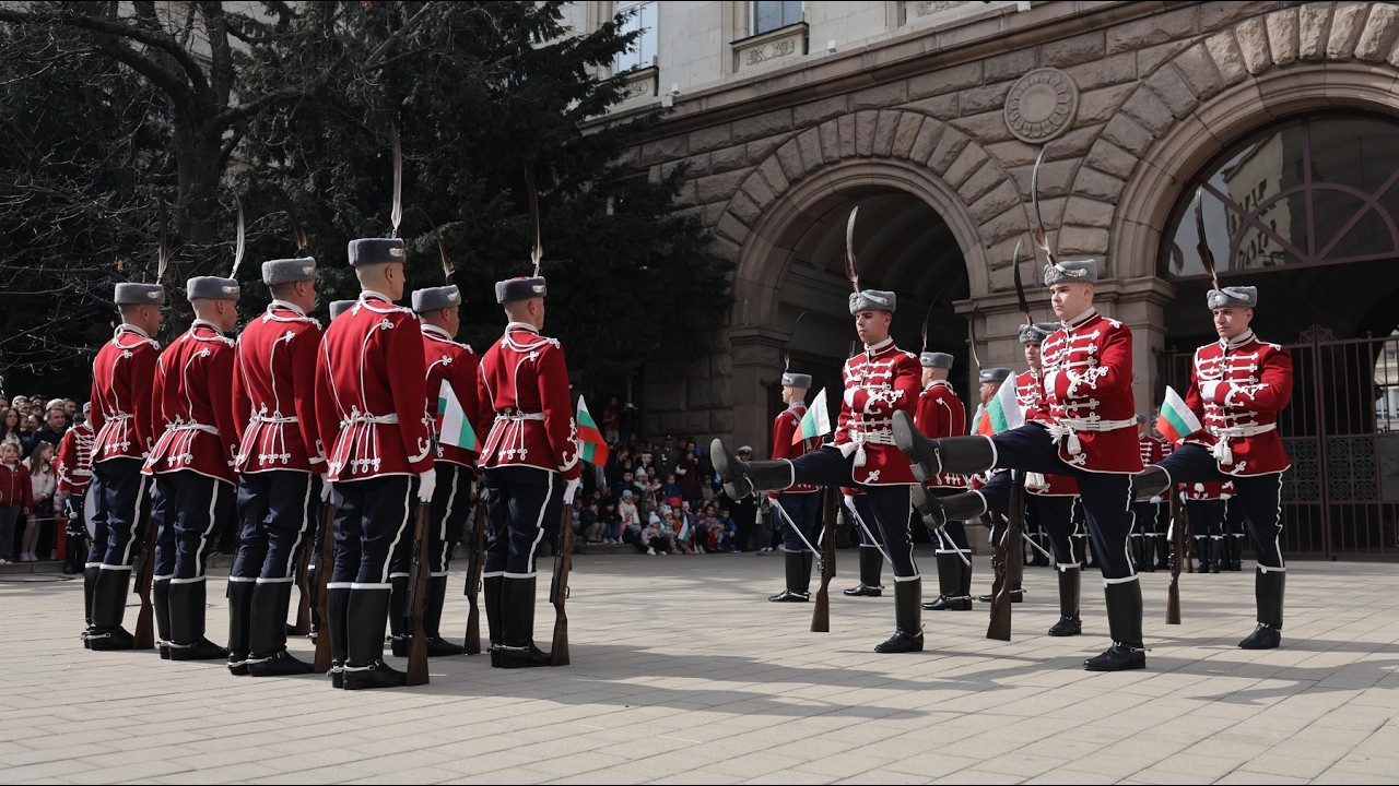 Столицата отбеляза националния празник на България със смяна на почетния гвардейски караул