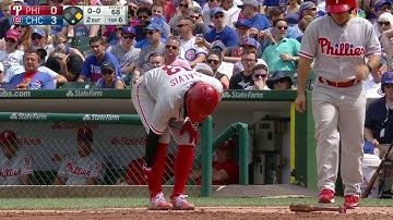 PHI@CHC: Galvis hit by a pitch in the right shin