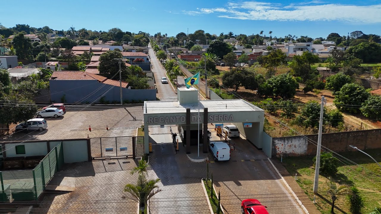 CASA TÉRREA EM CONDOMÍNIO FECHADO | LOTE 1.000m² | LAZER COMPLETO – SOBRADINHO 