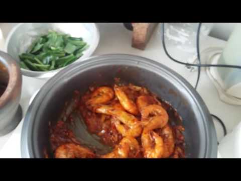 How to cook Myanmar spicy red curry with Shrimp and served with steamed rice with me MR soe