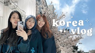 KOREA VLOG 🍰🌸 cherry blossoms in seoul, aesthetic cafe, shopping and yummy food