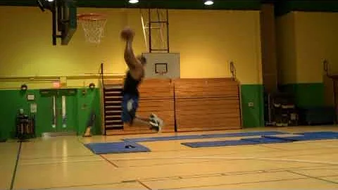 Shortest Dunker in the WORLD Brandon Todd:"FlytRig...