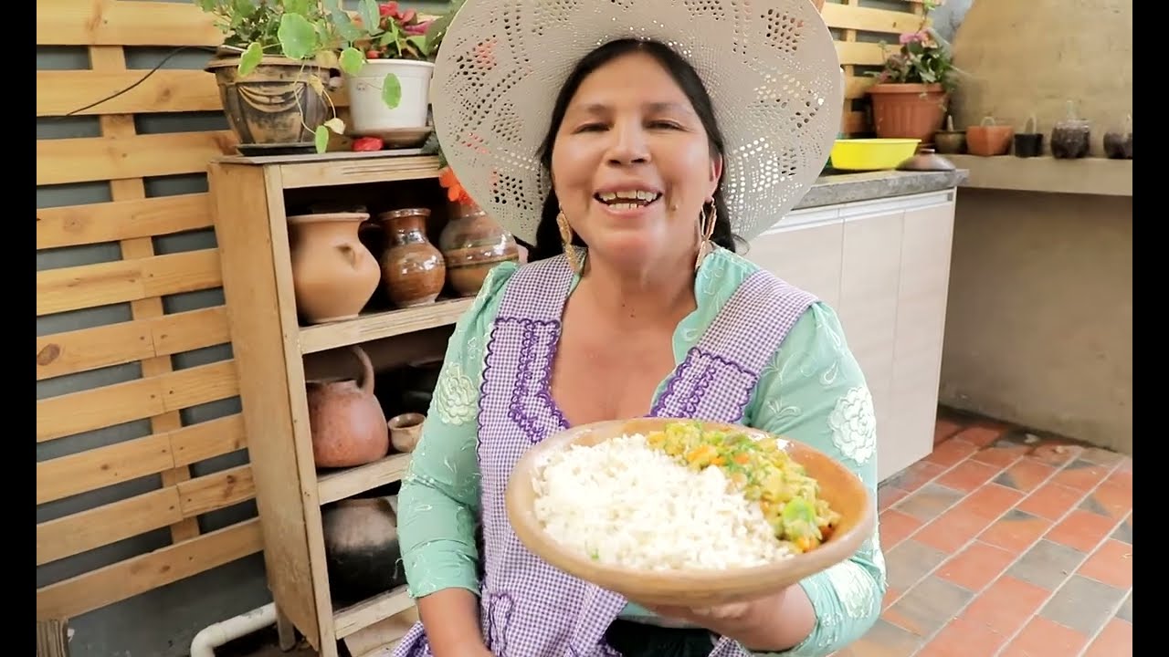 AJÍ DE PANCITA (comida tradicional)