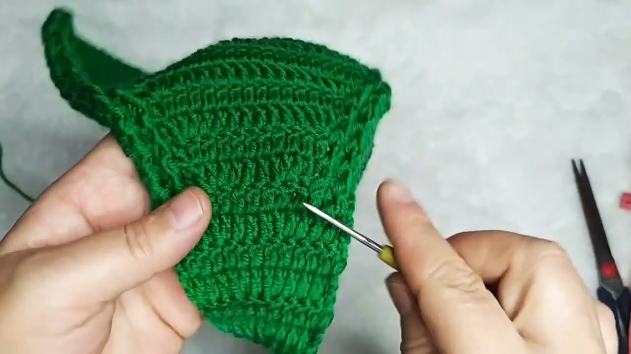 şiş ile yapılan kurbaga şapkanın  tığla yapılışı