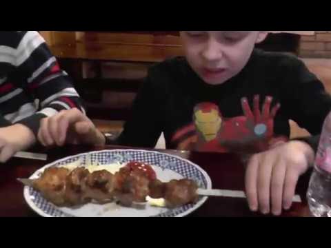 Палатка с хот догами. Ресторан патиссон markt калининград. Кафе паттинсон калининград. Поесть в зоопарке. Чехия прага фото ресторана антрекот.